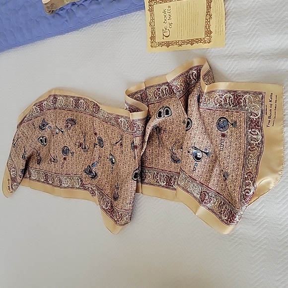 The Book of Kells Scarf Dublin Ireland - Picture 4 of 5